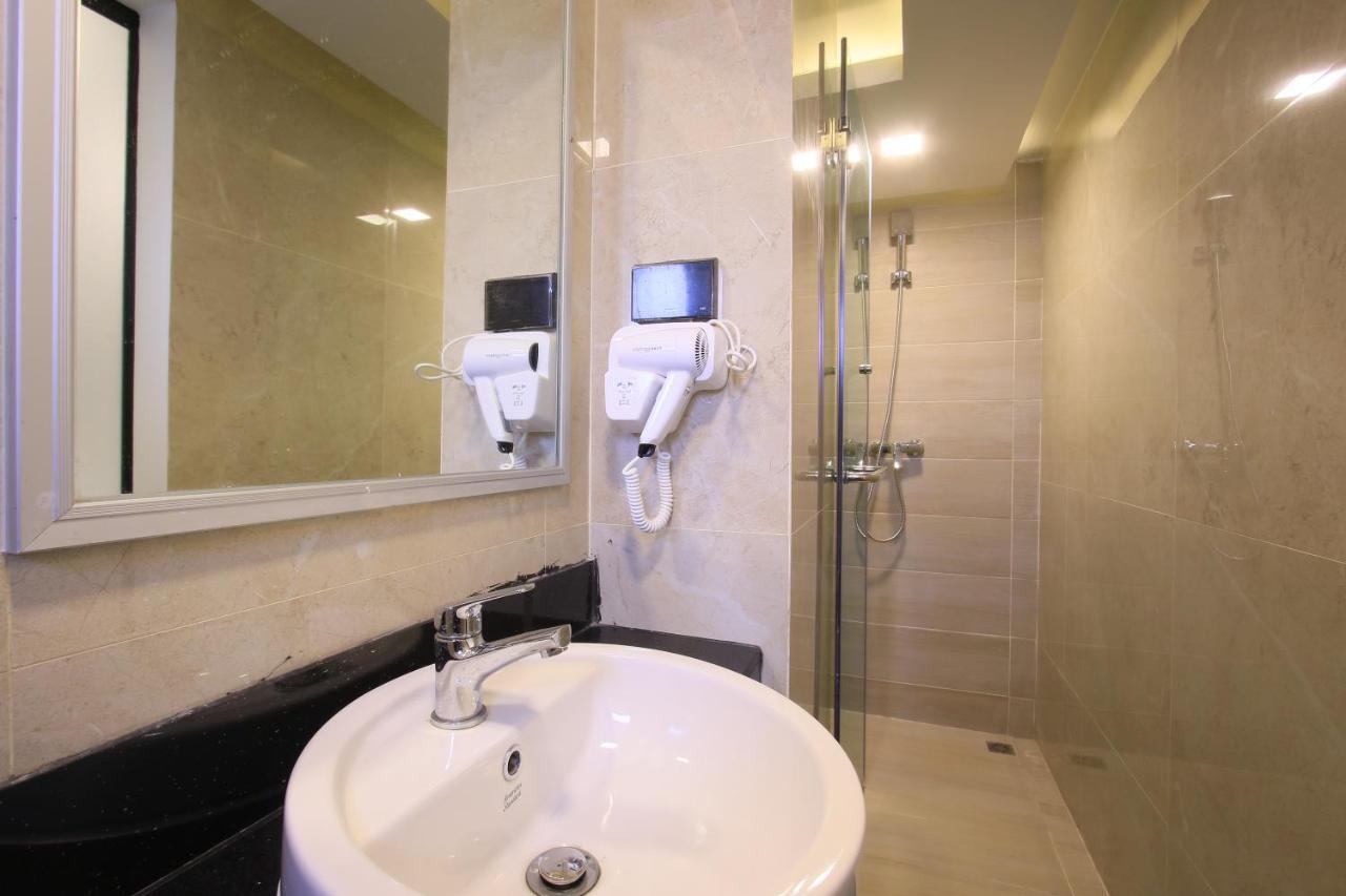 Pratunam Atrium Hotel Bangkok Bagian luar foto
